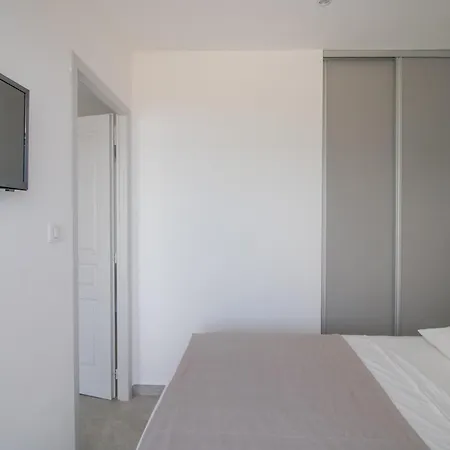 Sublime Neuf Apartment Albitreccia