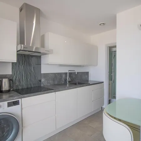Sublime Neuf Apartment Albitreccia